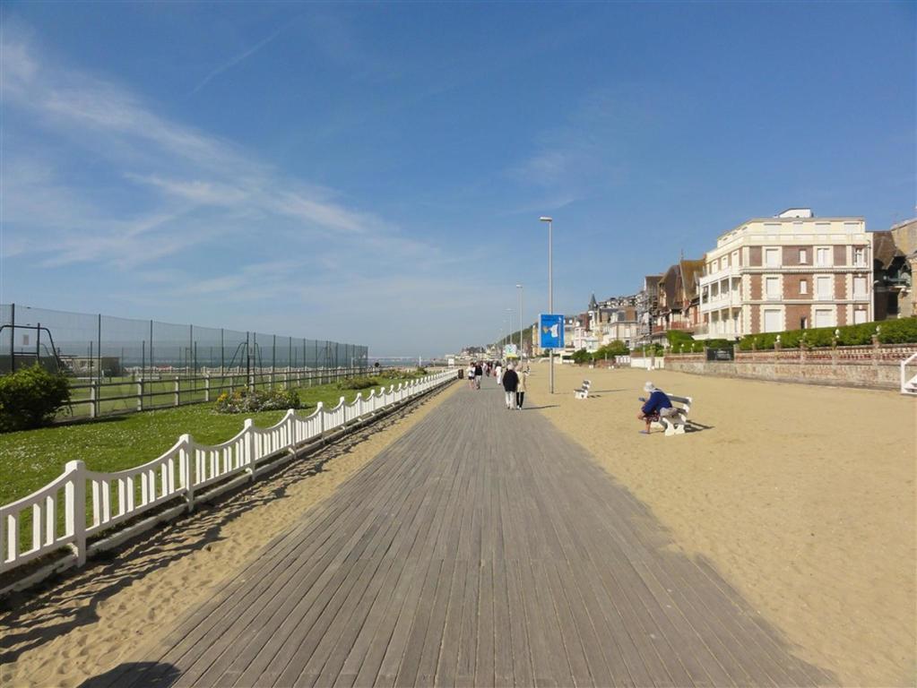 Les Studios Saint Germain Trouville-sur-mer Exteriör bild