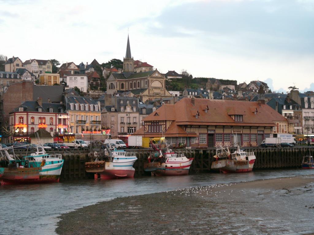Les Studios Saint Germain Trouville-sur-mer Exteriör bild